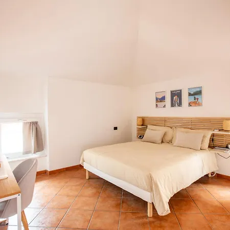 Modern & Minimalist Flat -4people- Fully Equipped Como