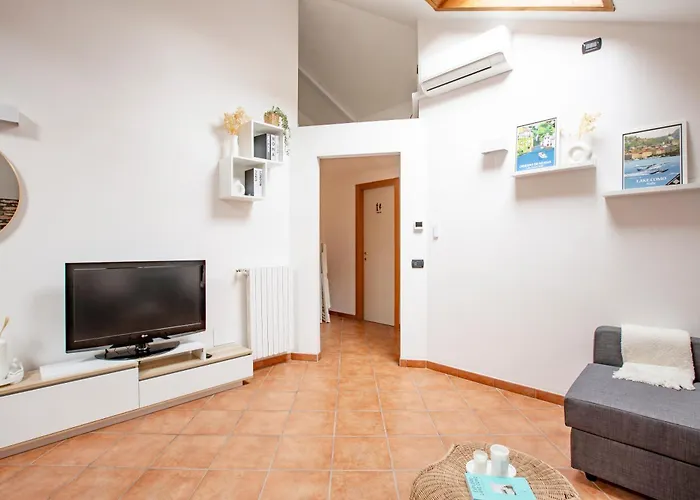 Modern & Minimalist Flat -4people- Fully Equipped Apartamento Como